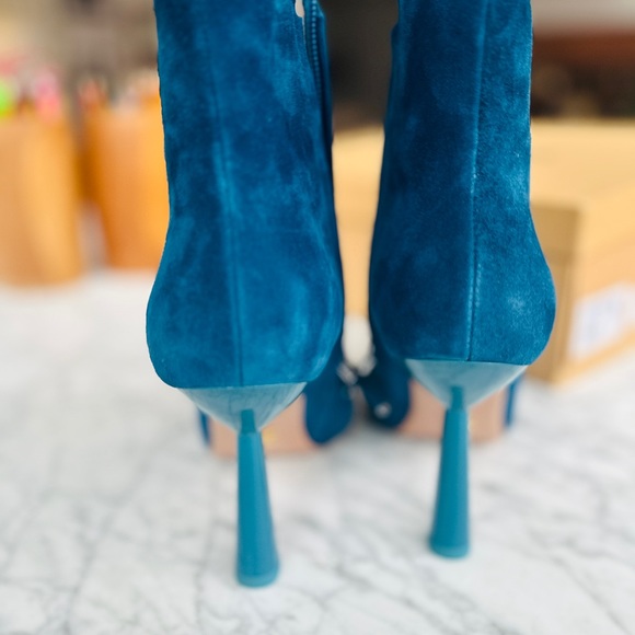 LOLACRUZ Suede “Austro” Ankle Boots 💙 Brand new, Never Worn 💙 size 6 - Picture 3 of 10
